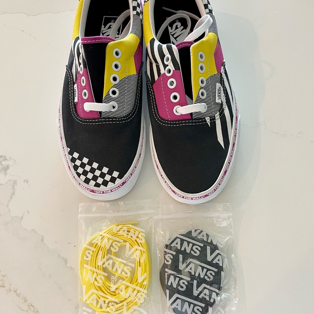 Vans Checkerboard Sneakers Women’s 8.5 – Extra Laces – Never Worn